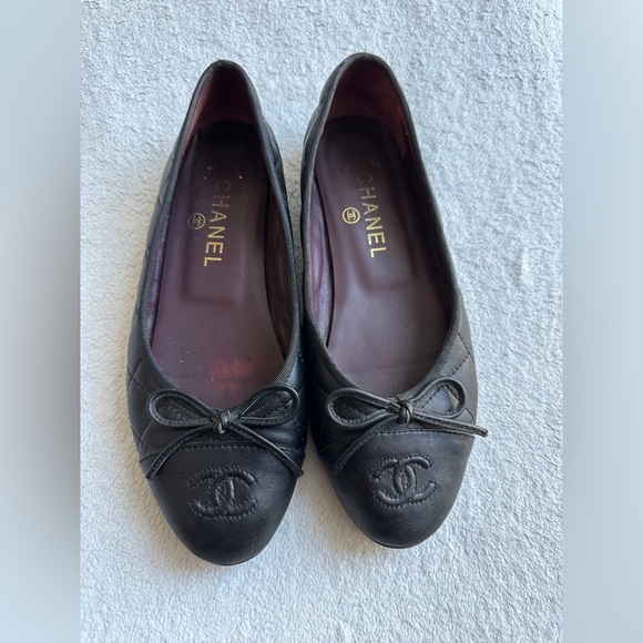 Chanel Black Quilted Leather CC Logo Classic Cap Toe Ballet Flat Shoe 36 - US 6 - Picture 4 of 14